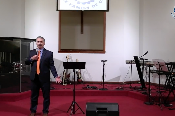 La mujer que besó los pies de Jesús La mujer que besó los pies de Jesús